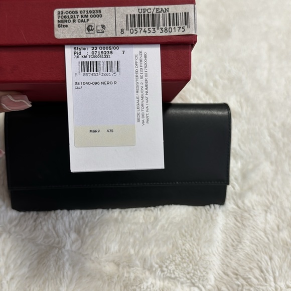 SALVATORE FERRAGAMO BLACK WALLET - Picture 6 of 6